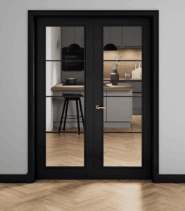 K.01 S4 doppelflüglig mit Zarge K
Farbe »softmatt« Schwarz, RAL 9005, Drücker BK.10, Fußleiste F.2